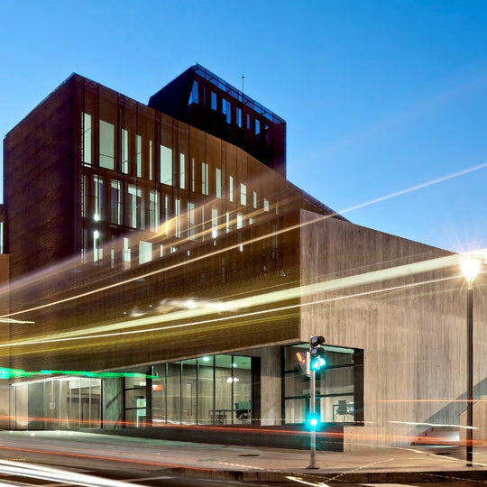 FACHADA DE ACERO COR-TEN - ARQMAT