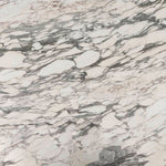SUELO DE MÁRMOL ARABESCATO BRECCIA | BLANCO - ARQMAT