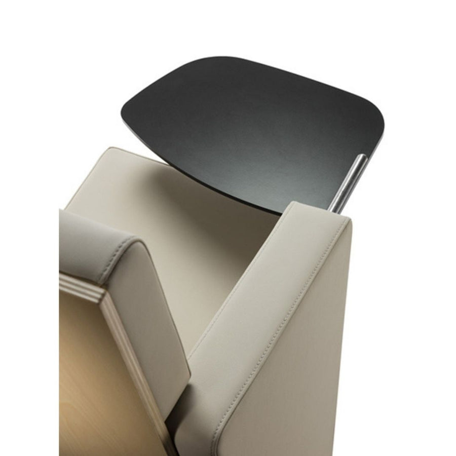 VIRTUS ARMCHAIR 13205