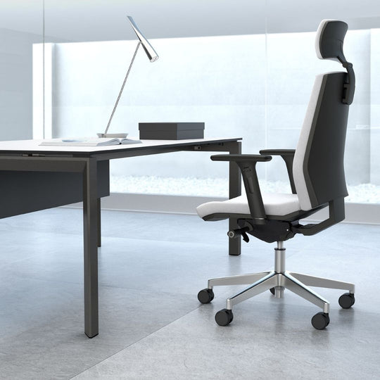 HIGH BACK DIRECTIONAL CHAIR | KLASS