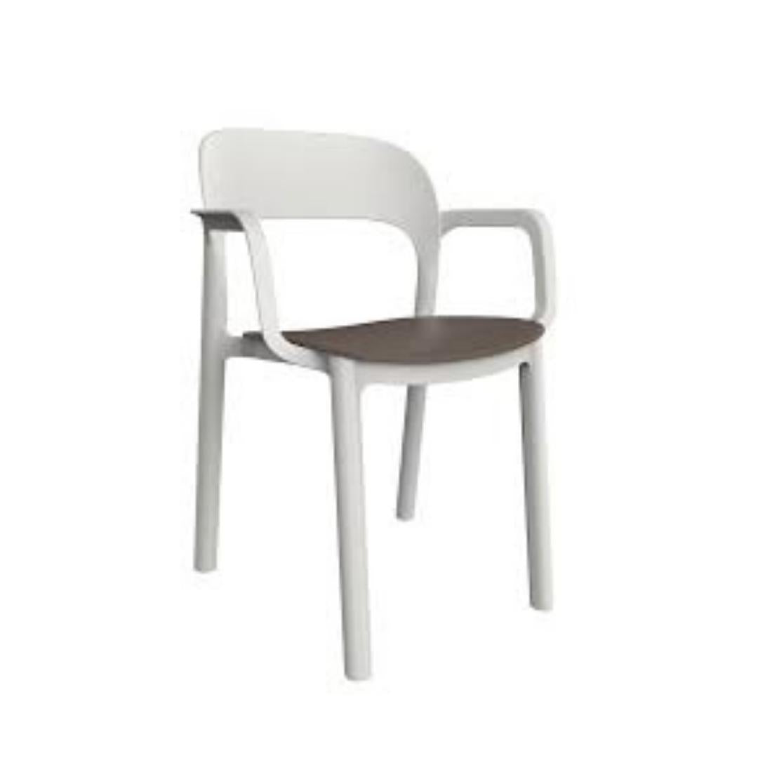 ONA CHAIR WITH ARMS