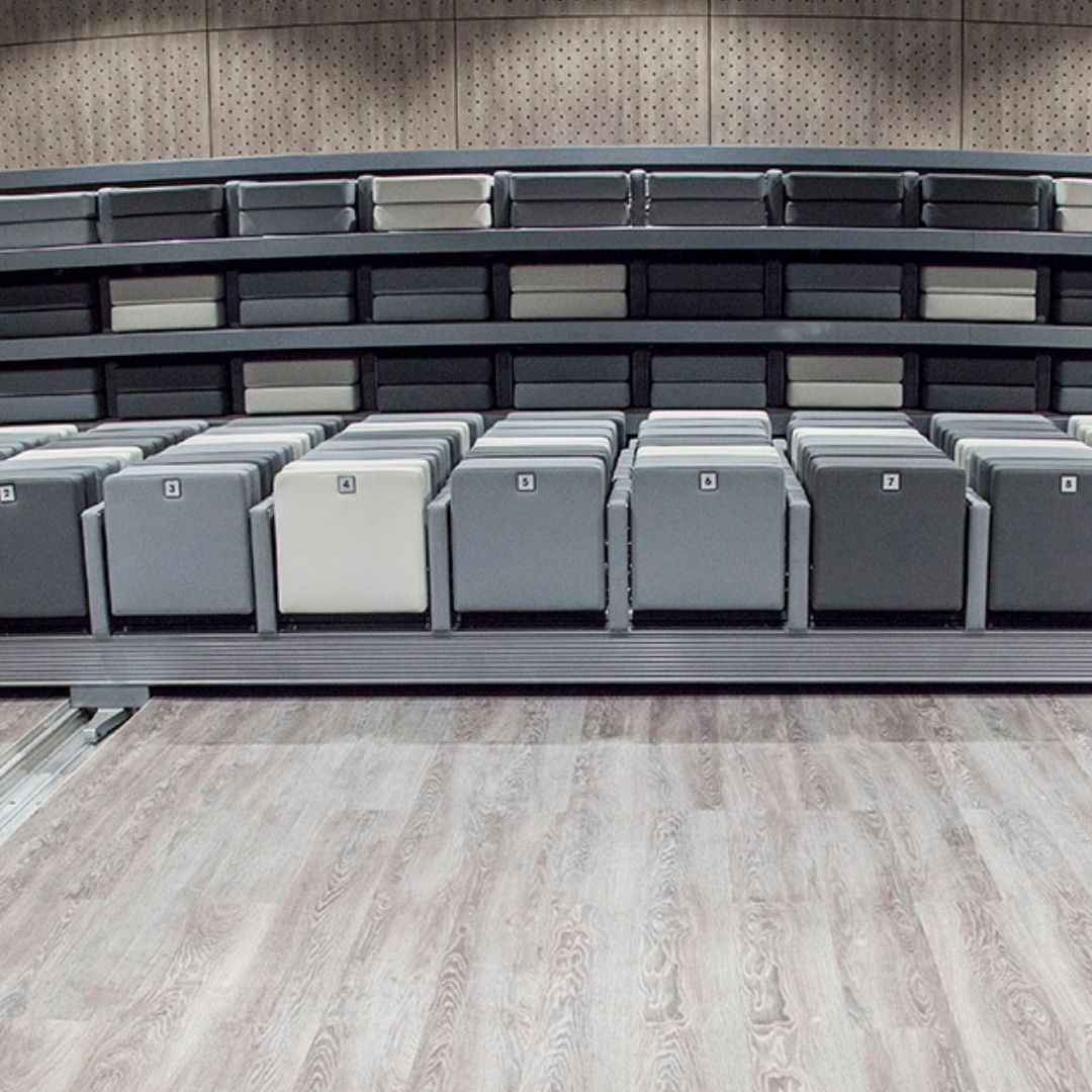 RECTRACTABLE SEATING SYSTEM