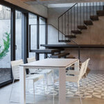 SILLA CON BRAZOS ESPIGA