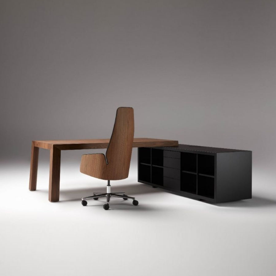 SILLÓN DE DIRECCIÓN CON RESPALDO ALTO  |  CHANNEL