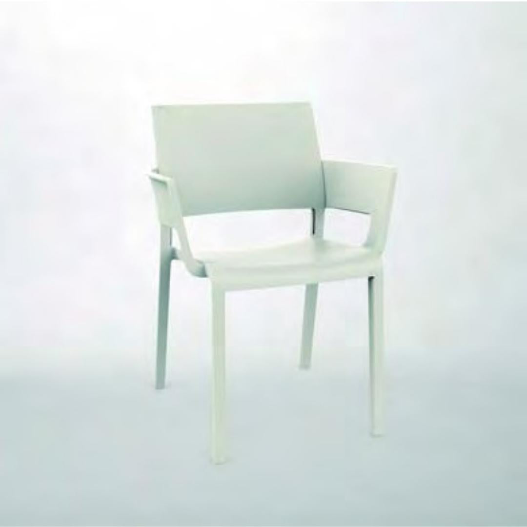 FIONA CHAIR WITH ARMS