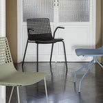 CHAIR WITH WIRE ARMS