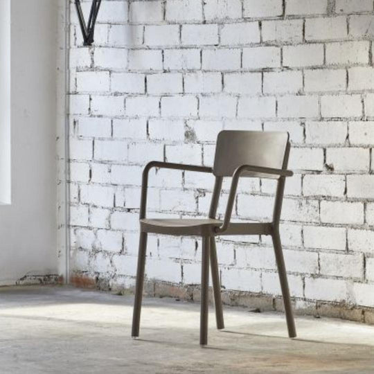 LISBON CHAIR WITH ARMS