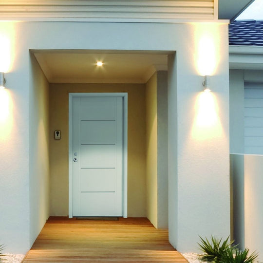 RESIDENTIAL DOOR WITH STAINLESS SCALA