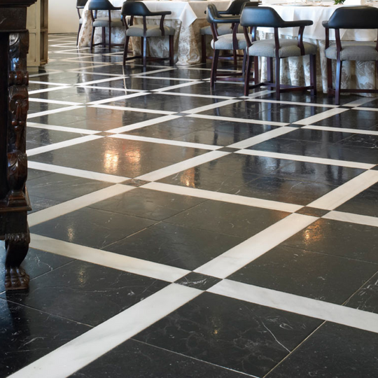 SUELO DE MÁRMOL MARQUINA | NEGRO - ARQMAT