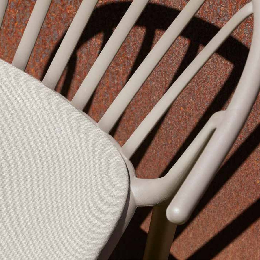 UPHOLSTERED WOODY CHAIR