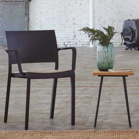 NEW FIONA UPHOLSTERED CHAIR WITH ARMS