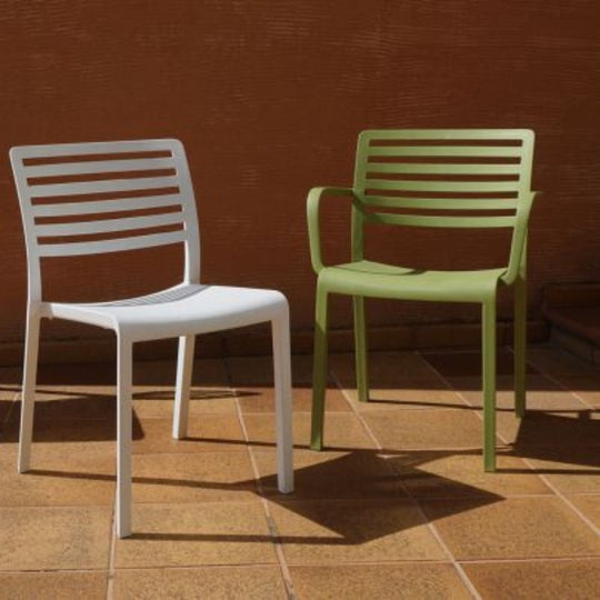 CHAIR WITH LAMA ARMS