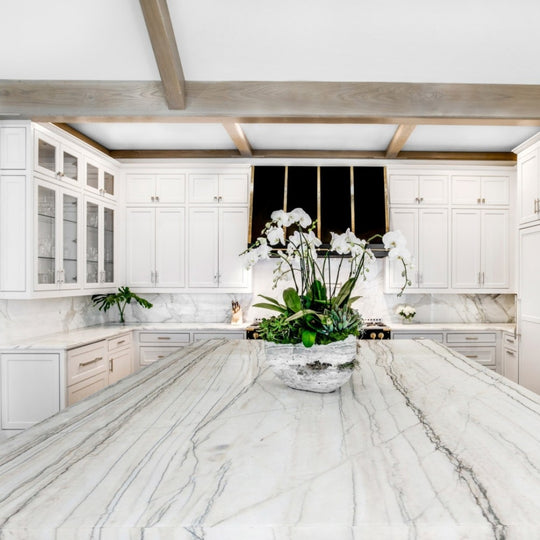 SUELO DE MÁRMOL MACAUBAS | BLANCO - ARQMAT