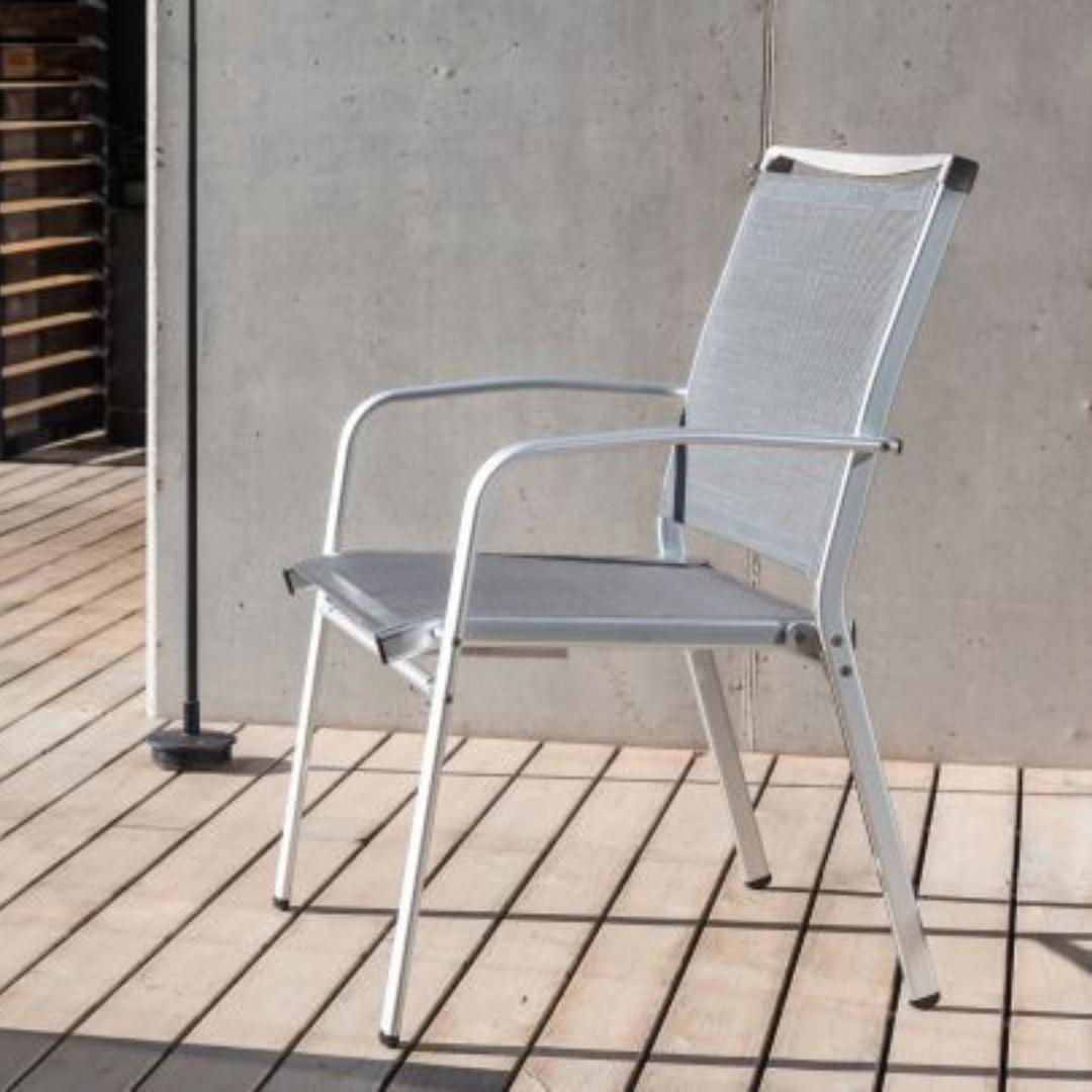 SILLA CON BRAZOS LUCCA 02
