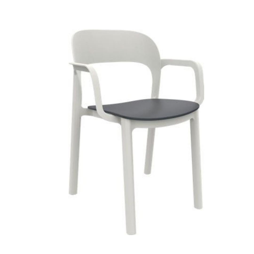ONA CHAIR WITH ARMS