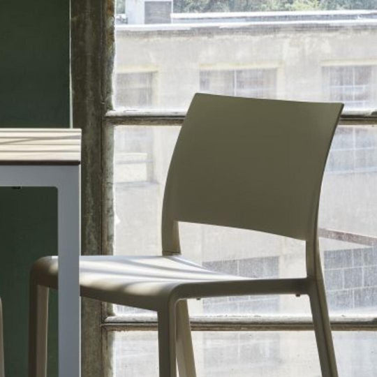 FIONA CHAIR