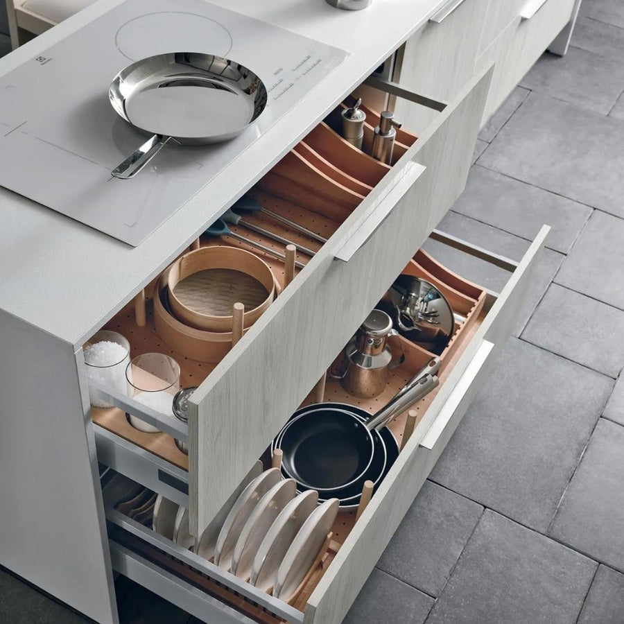 ESSENZA MODEL 02 | MODERN KITCHENS