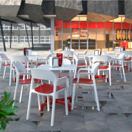 ONA CHAIR WITH ARMS