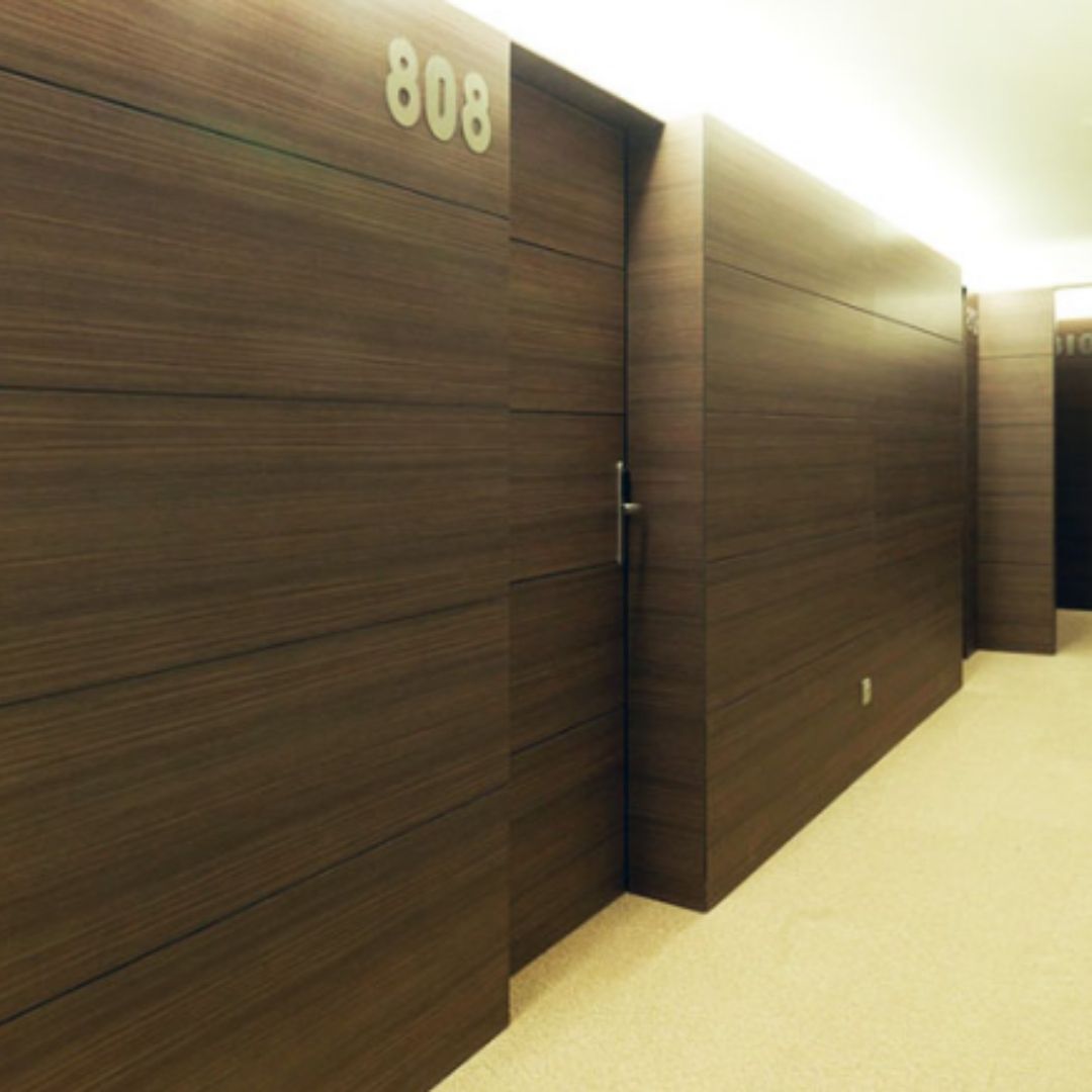 LAMINATED TECHNICAL DOOR WITH ACOUSTIC RESISTANCE