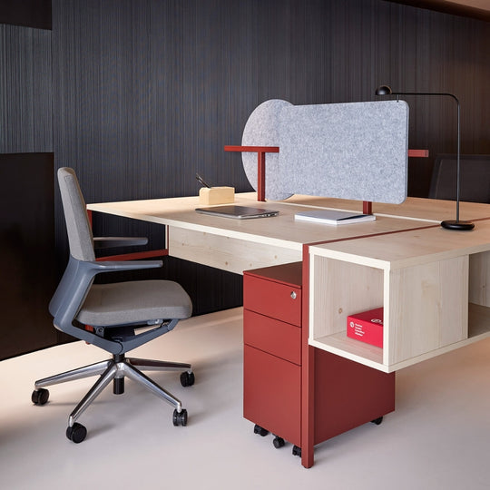 SILLA TAPIZADA CON RUEDAS | ADVANCE - ARQMAT