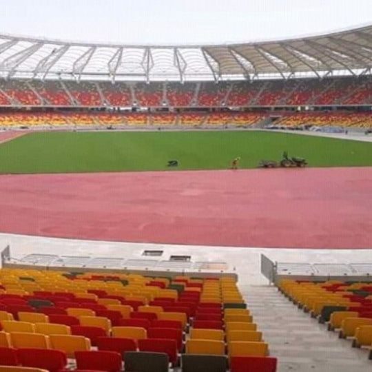 BUTACA OMEGA 202 FLOOR MOUNTED WITH ARMRESTS