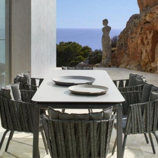 DINING TABLE | ANTHEA